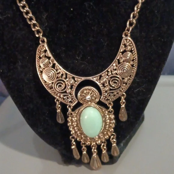 Must bundle Gold mint boho necklace - Picture 3 of 3